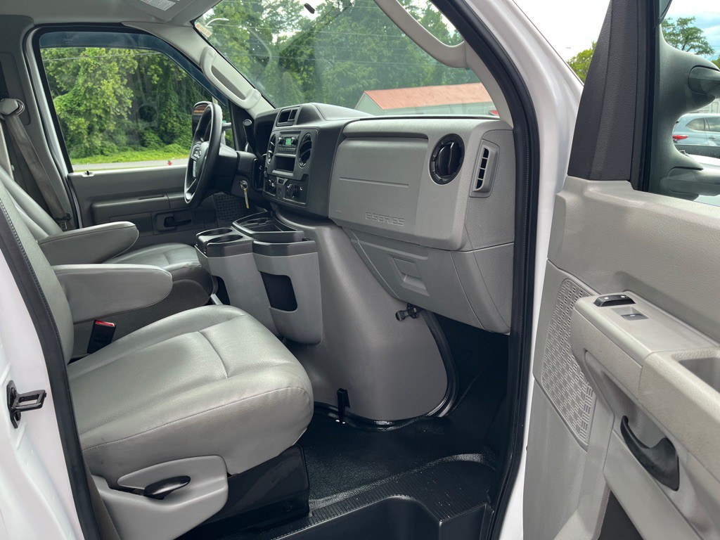 2024 Ford Econoline Image 12