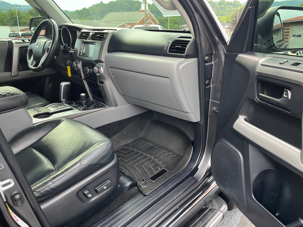 2011 Toyota 4Runner Image 11