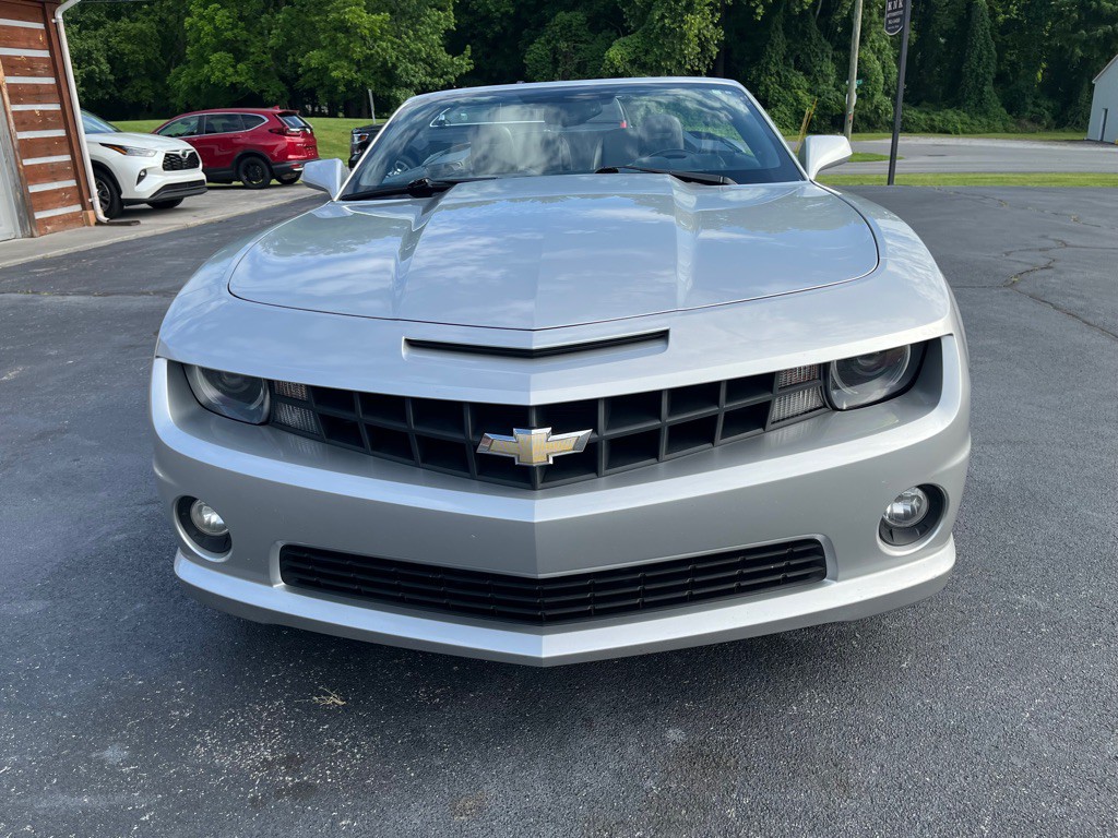 2011 Chevrolet Camaro Image 2