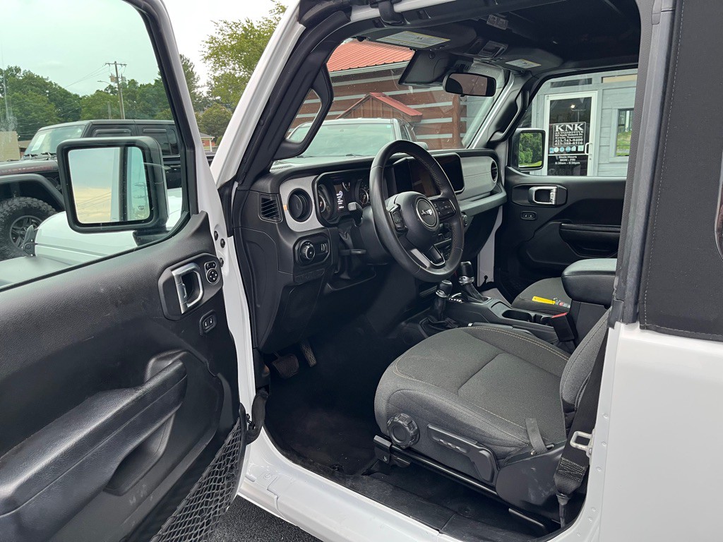 2024 Jeep Wrangler Image 9
