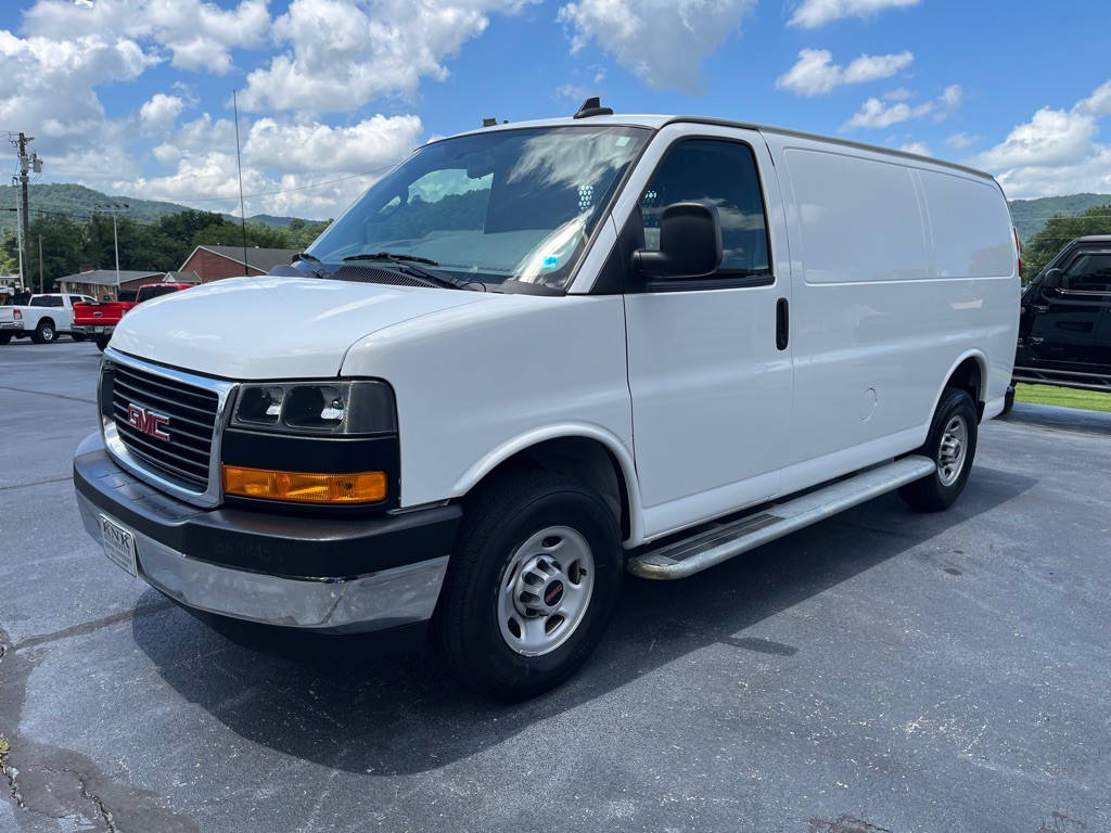 2024 GMC Savana Image 3