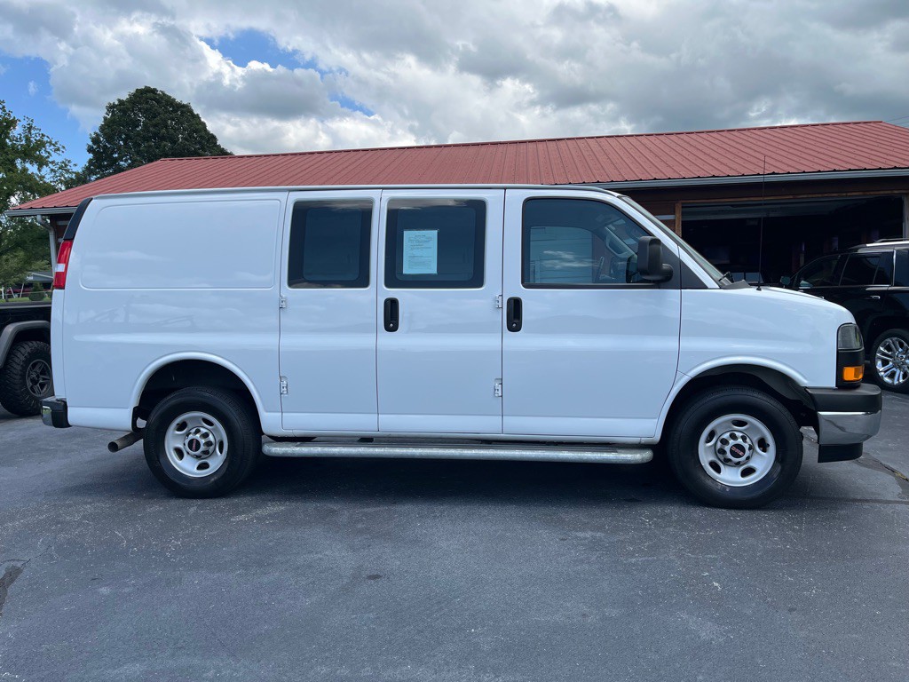 2024 GMC Savana Image 7