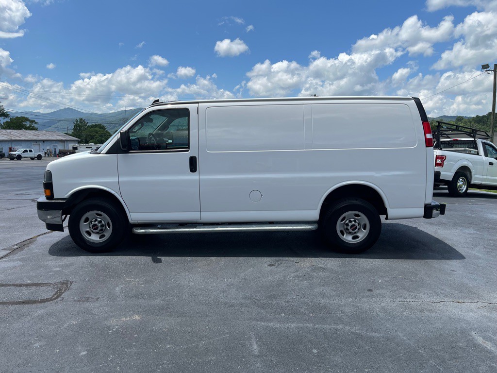 2024 GMC Savana Image 8