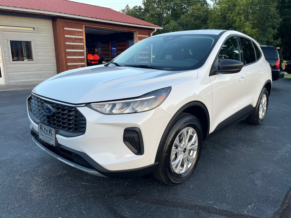 2025 Ford Escape Image 3