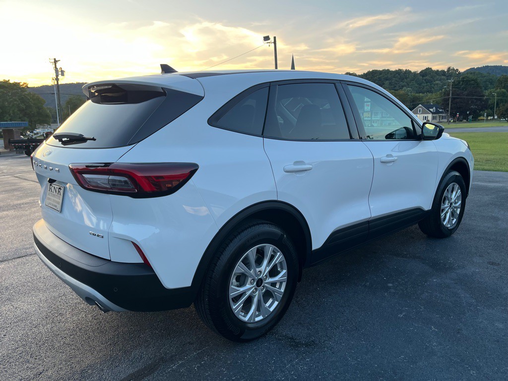 2025 Ford Escape Image 6