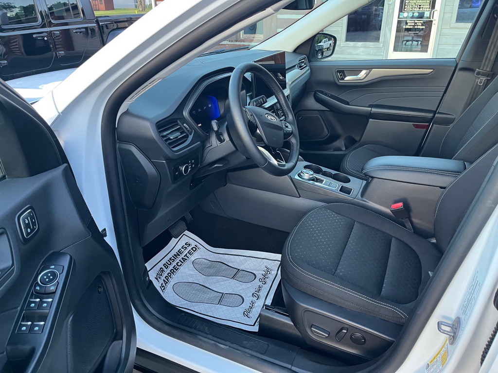 2025 Ford Escape Image 9
