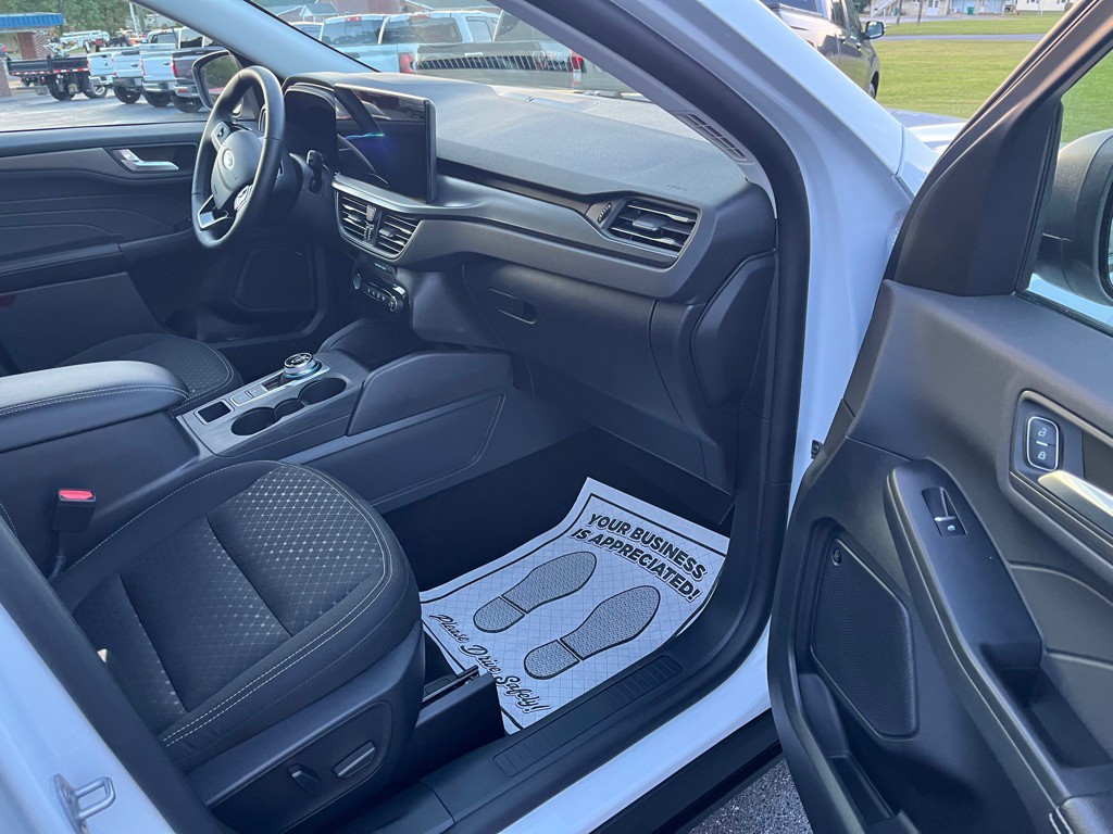 2025 Ford Escape Image 10