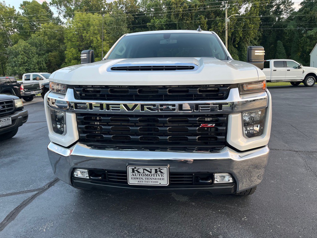 2023 Chevrolet Silverado 1500 Image 2