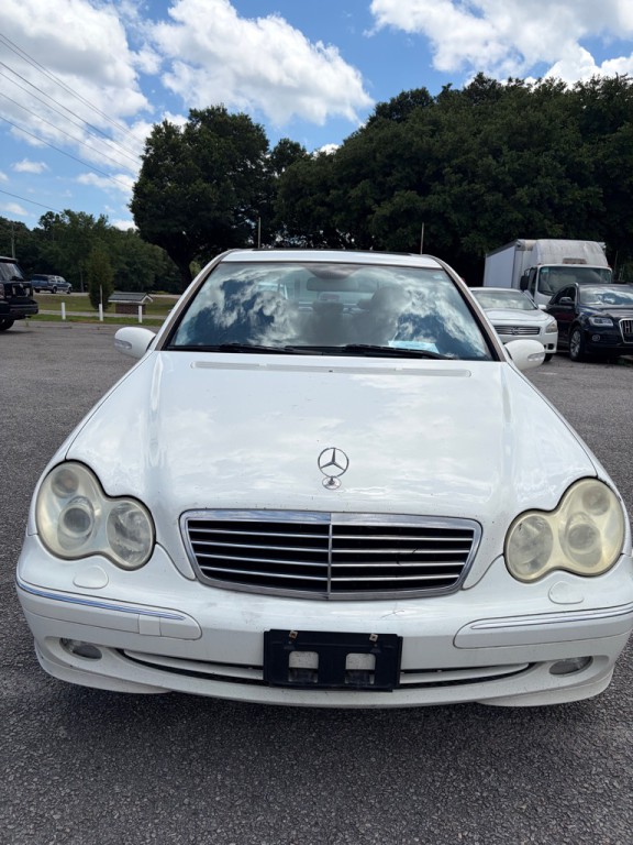 2004 Mercedes-Benz C-Class Image 2