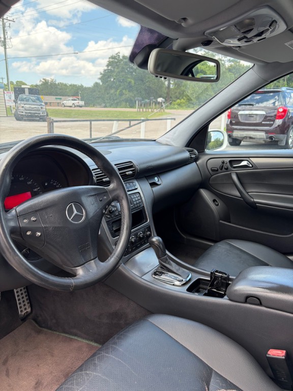 2004 Mercedes-Benz C-Class Image 3