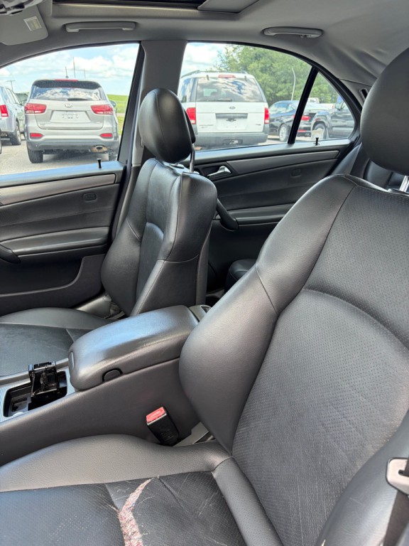 2004 Mercedes-Benz C-Class Image 4