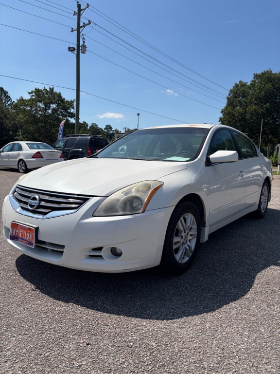 2011 Nissan Altima Image 1