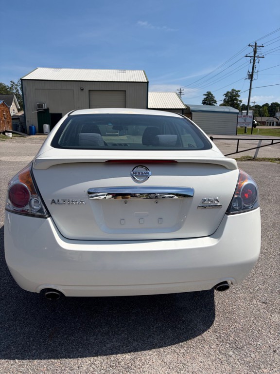 2011 Nissan Altima Image 8