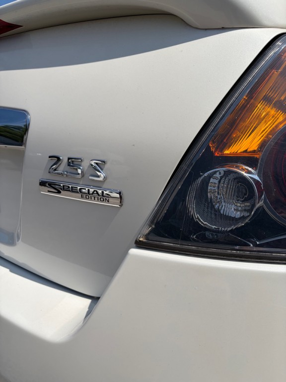 2011 Nissan Altima Image 9