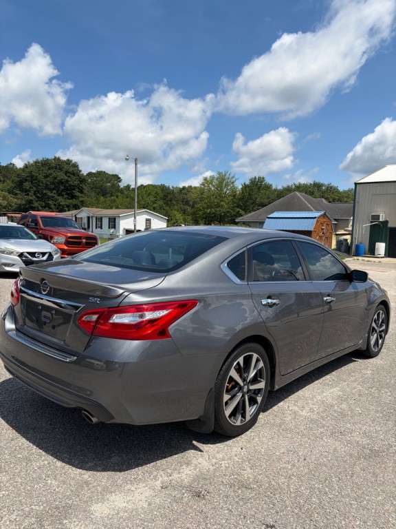 2016 Nissan Altima Image 9