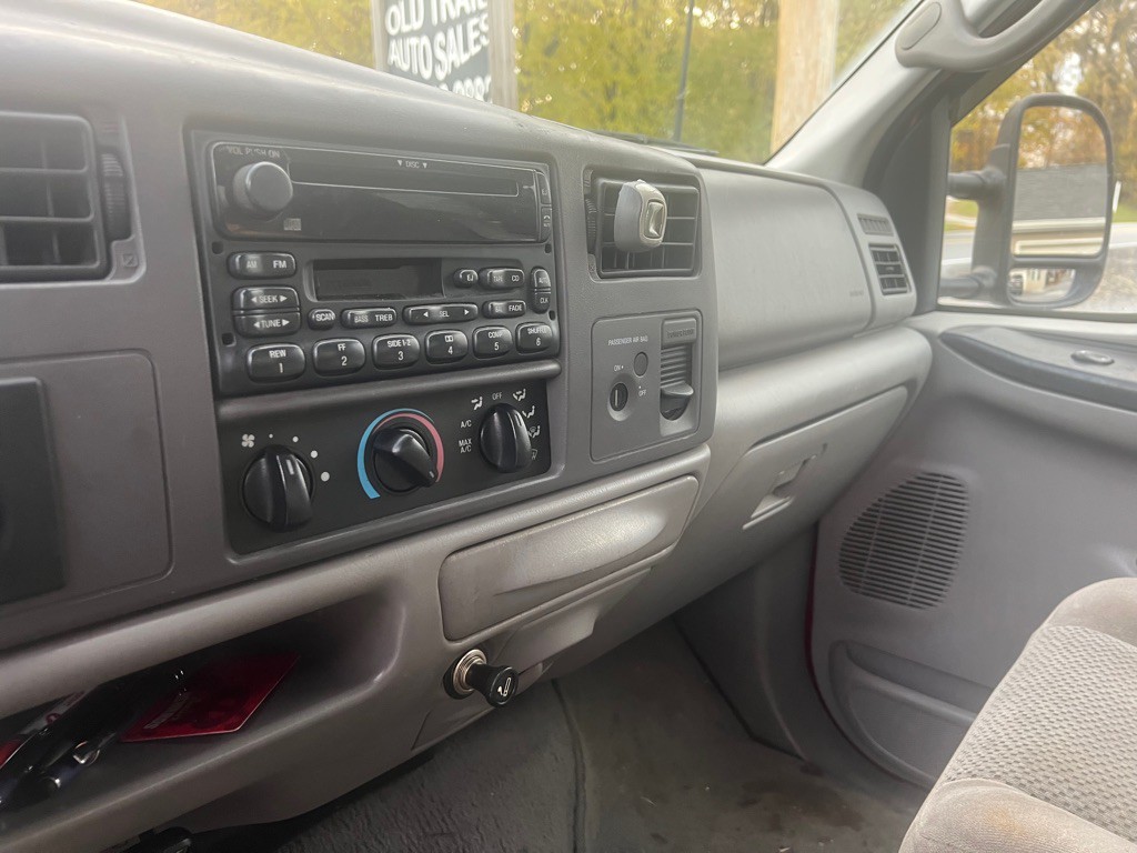 2001 Ford F-250 Image 13