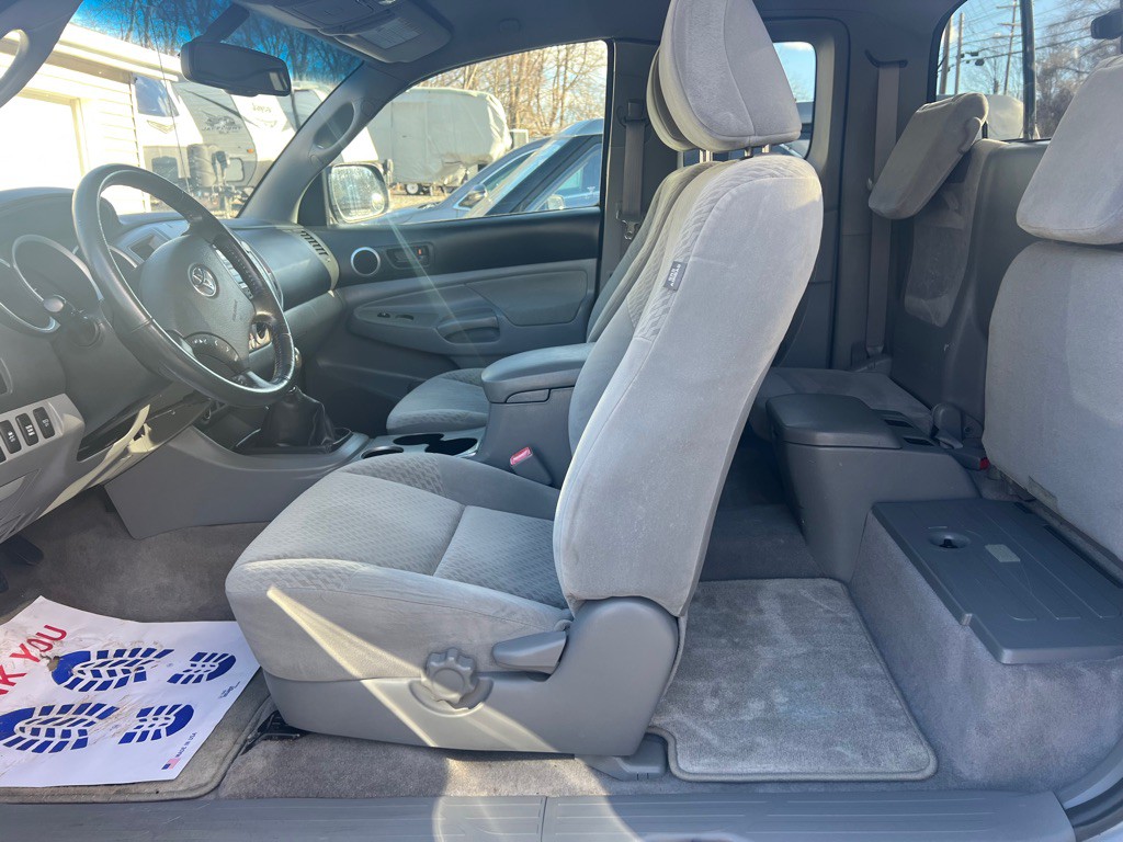 2010 Toyota Tacoma Image 9