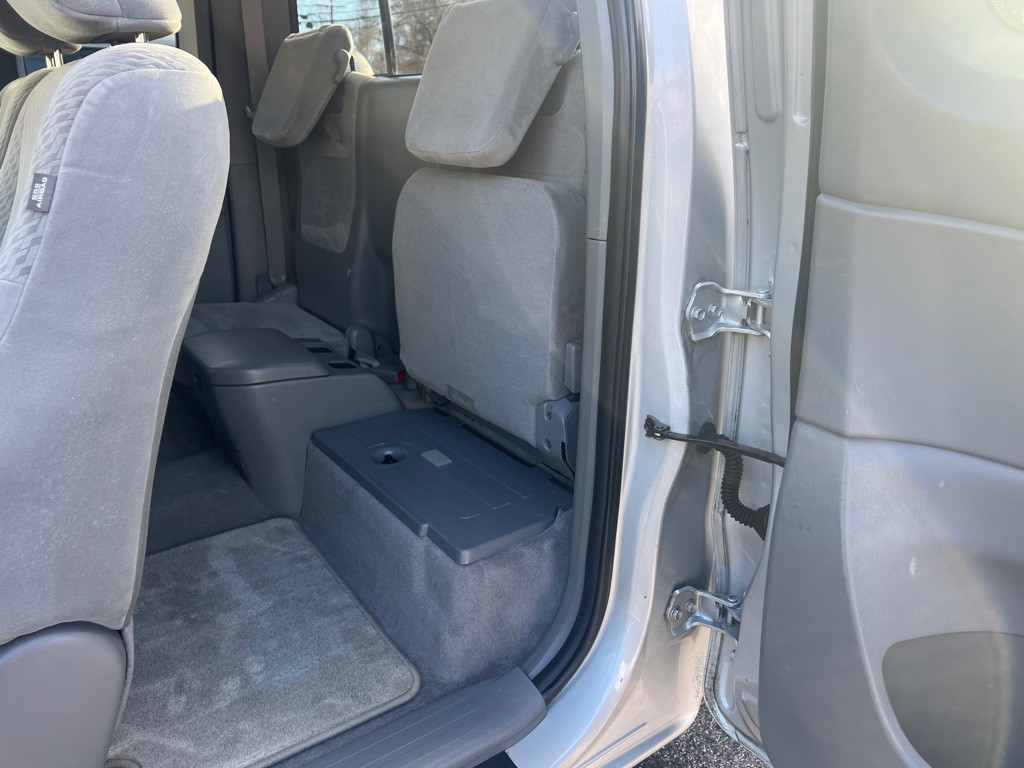 2010 Toyota Tacoma Image 15