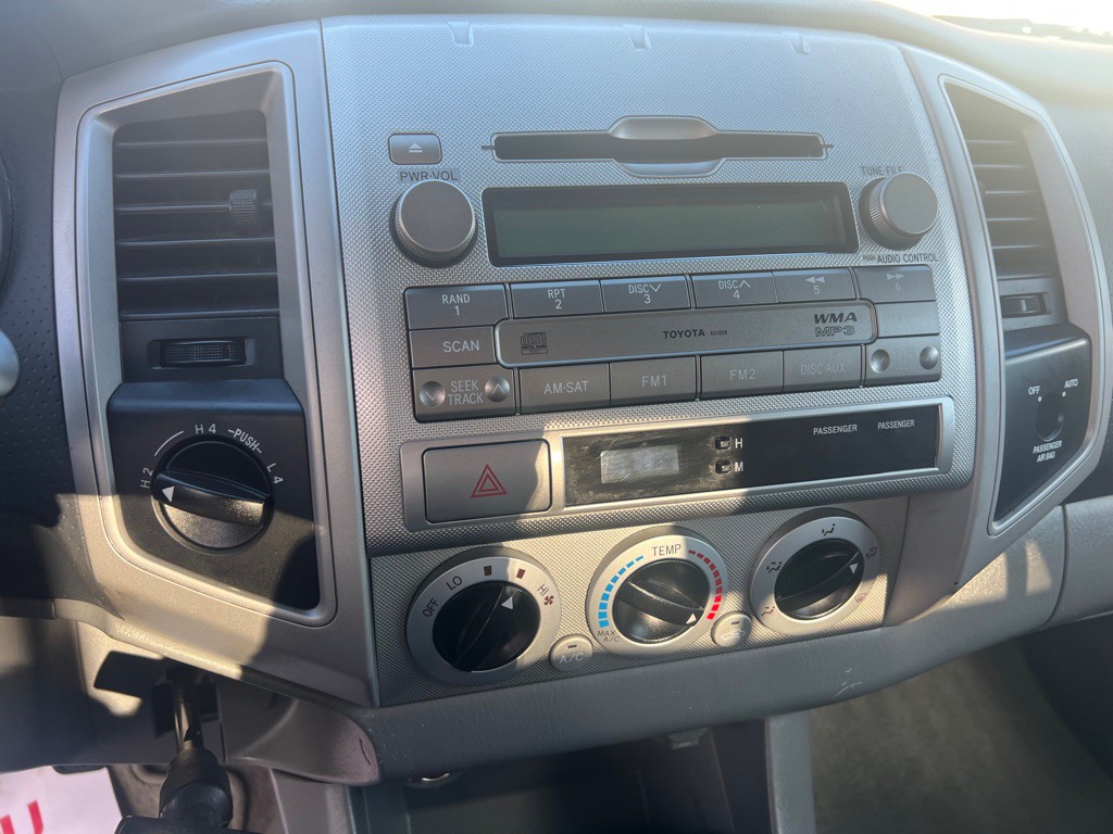 2010 Toyota Tacoma Image 23