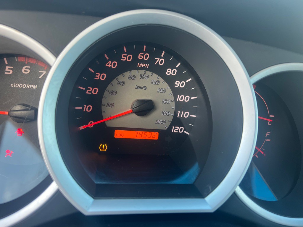 2010 Toyota Tacoma Image 25