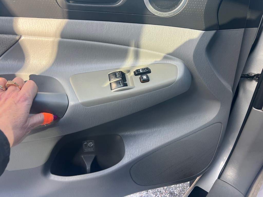 2010 Toyota Tacoma Image 27