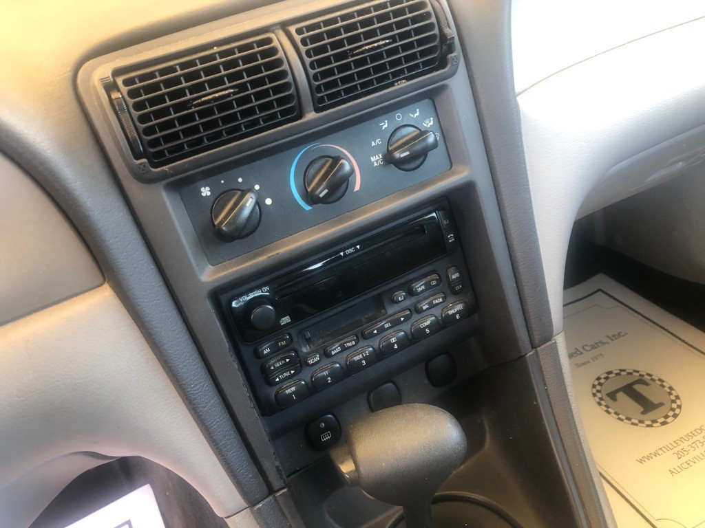 2001 Ford Mustang Image 18