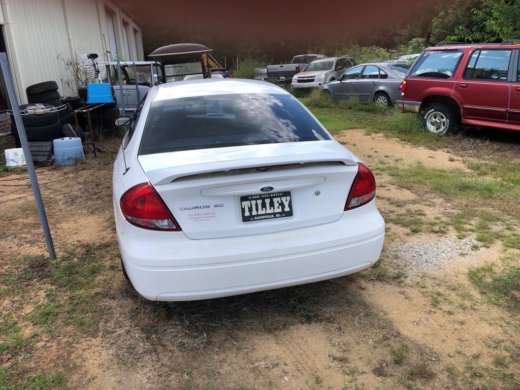2005 Ford Taurus Image 8