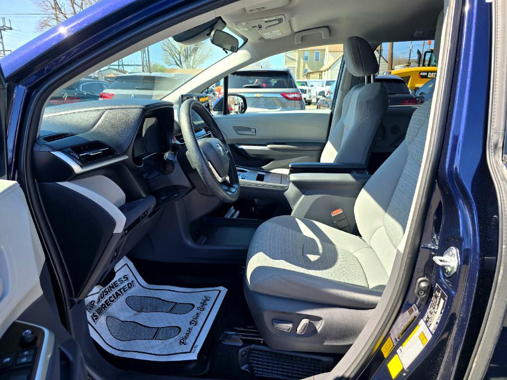 2021 Toyota Sienna Image 10