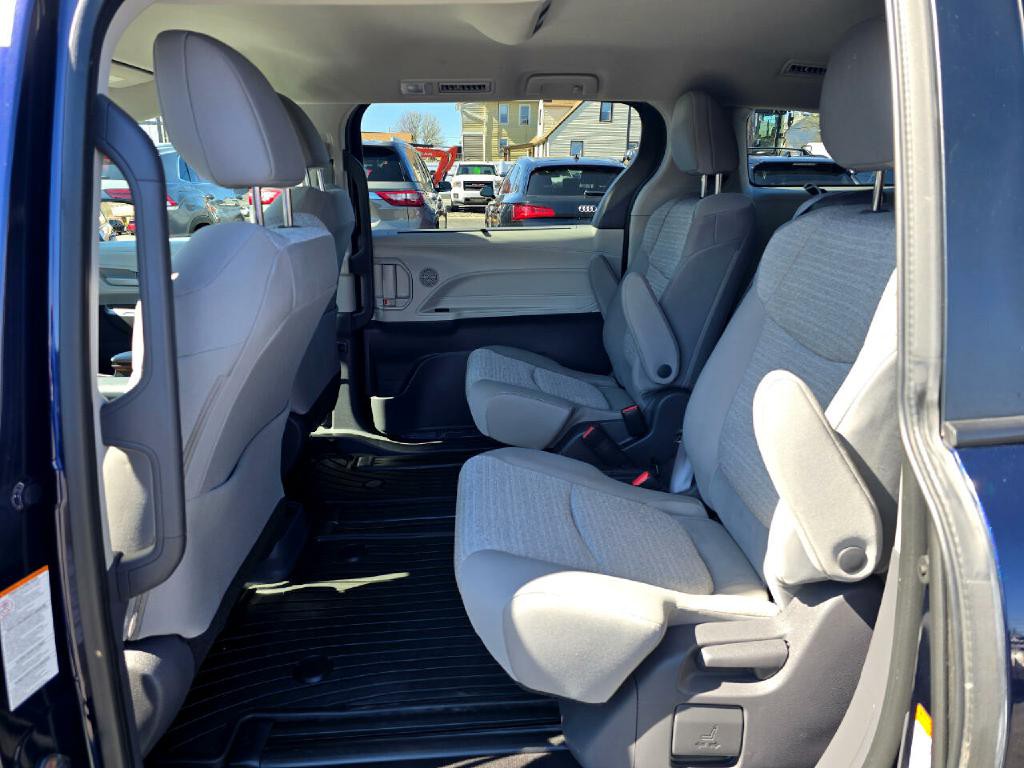 2021 Toyota Sienna Image 11