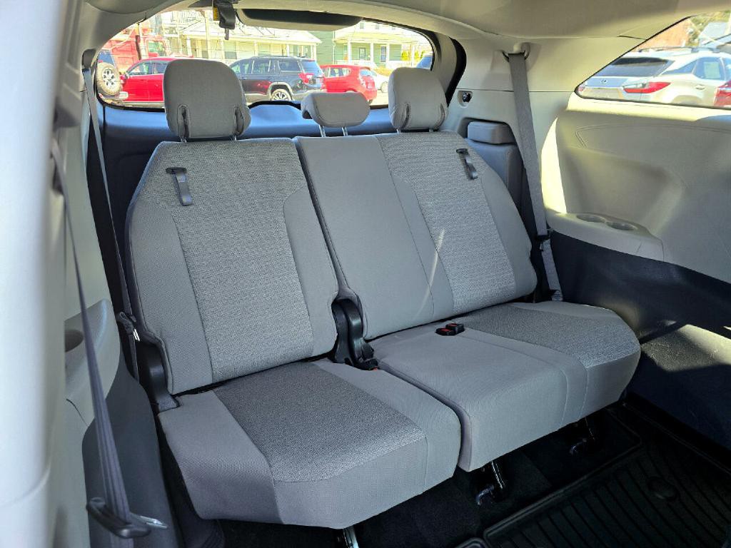 2021 Toyota Sienna Image 13