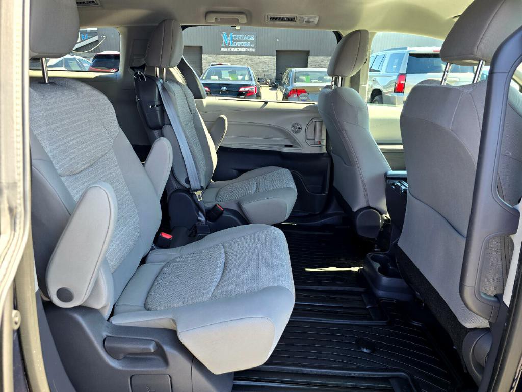 2021 Toyota Sienna Image 14