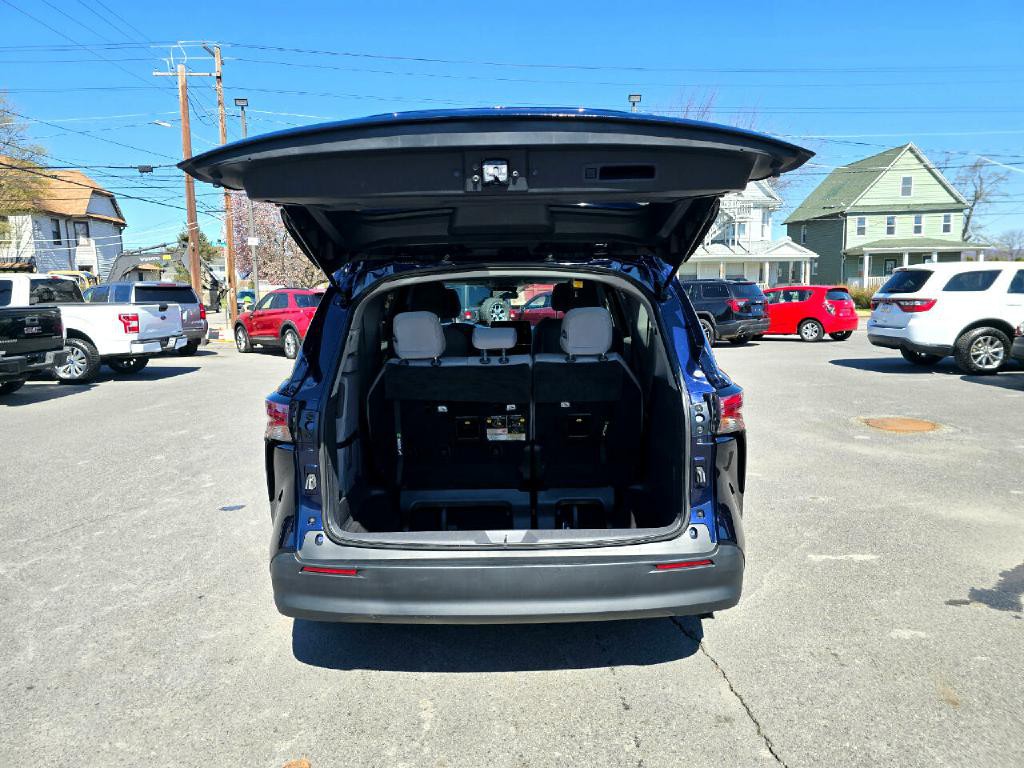 2021 Toyota Sienna Image 18
