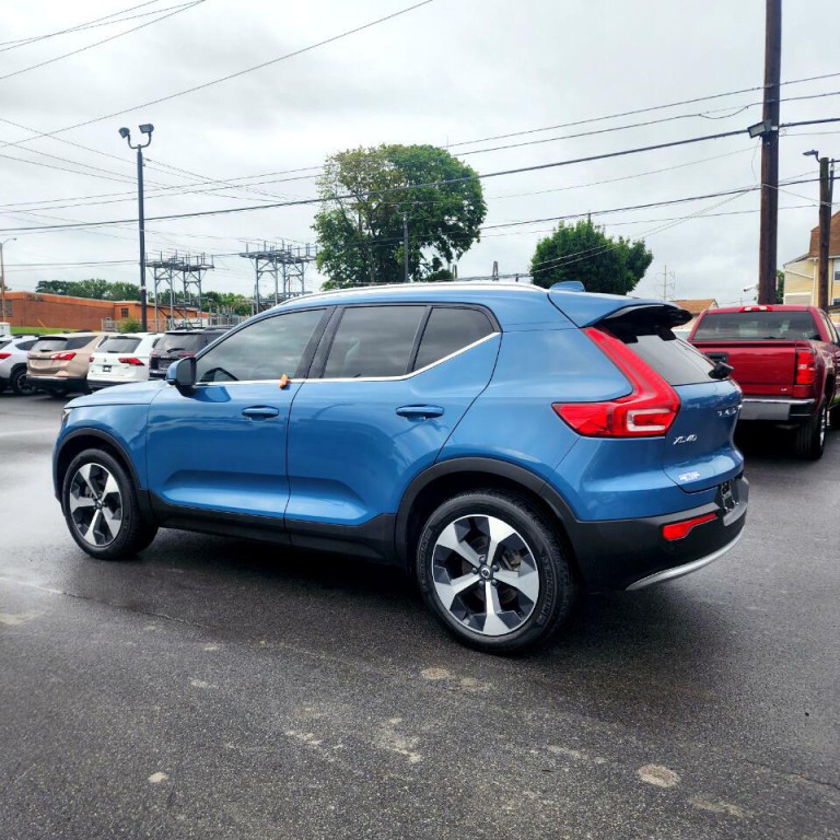 2023 Volvo XC40 Image 3