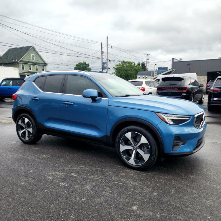 2023 Volvo XC40 Image 5