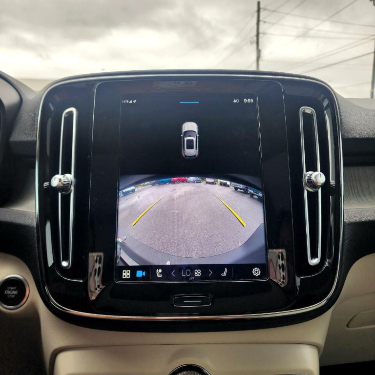2023 Volvo XC40 Image 10