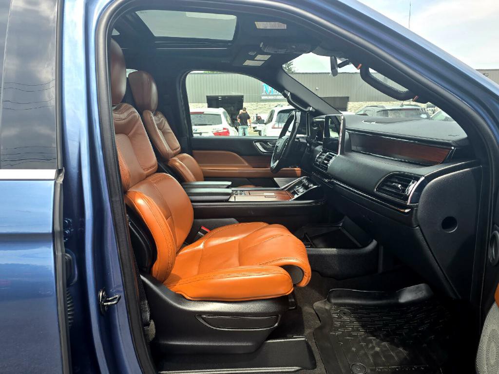 2020 Lincoln Navigator Image 17