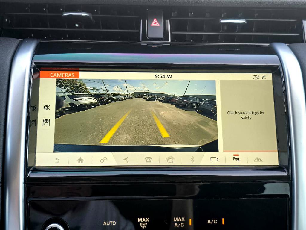 2020 Land Rover Discovery Sport Image 9