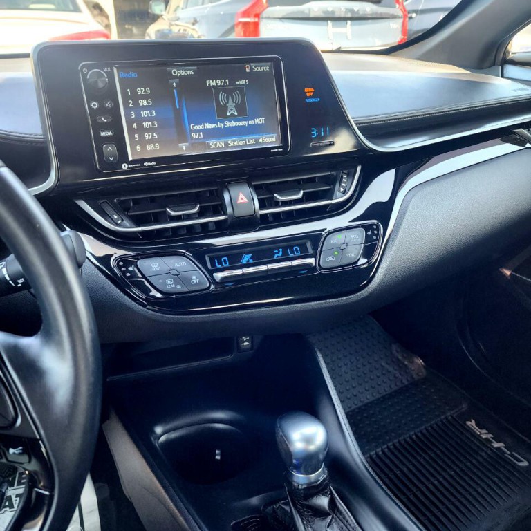 2018 Toyota C-HR Image 9