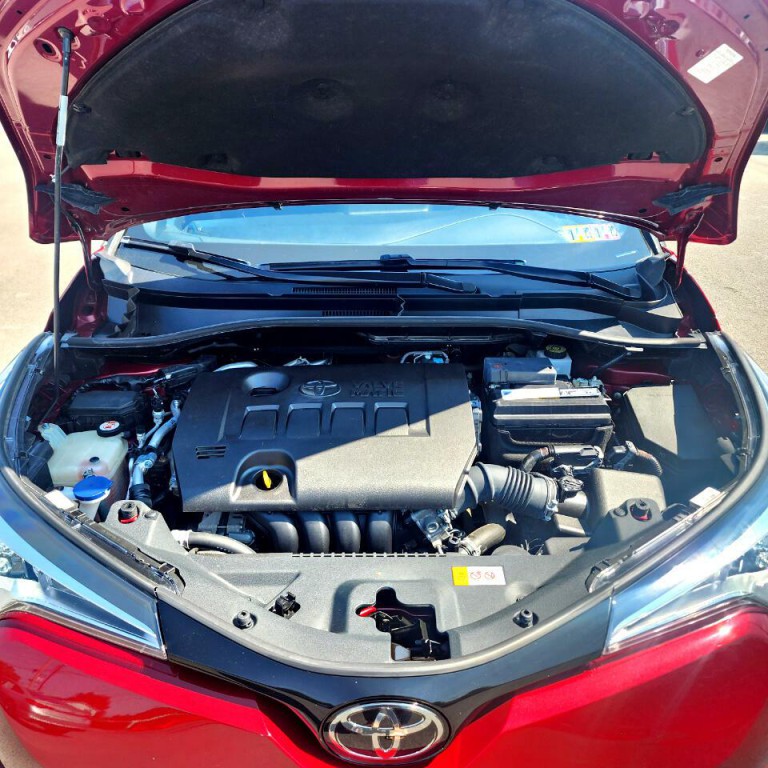 2018 Toyota C-HR Image 16