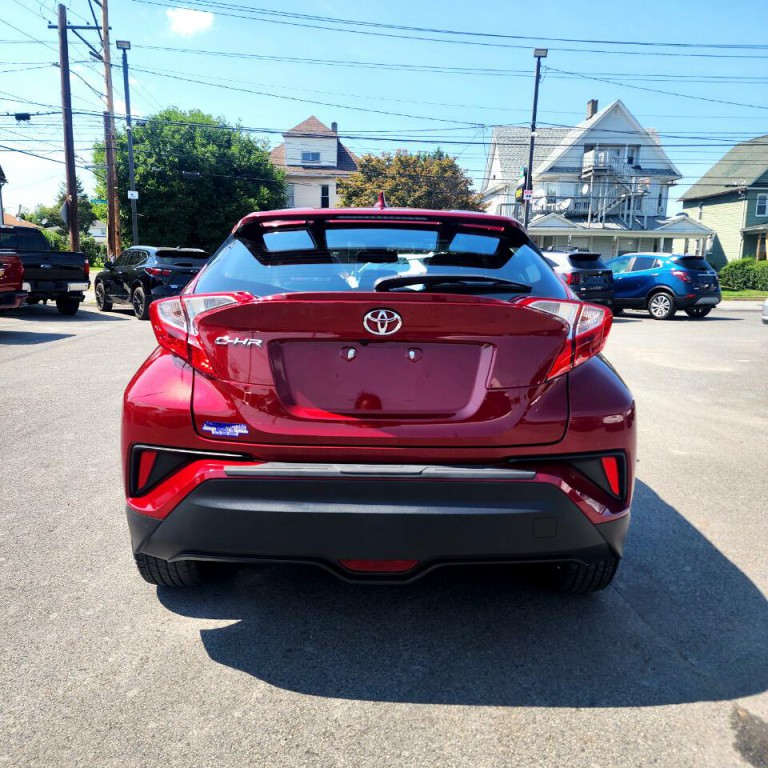 2018 Toyota C-HR Image 17