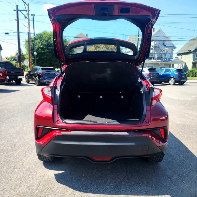 2018 Toyota C-HR Image 18