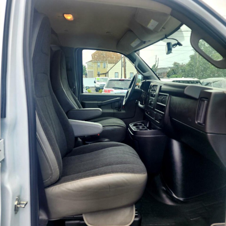 2023 Chevrolet Express Image 13