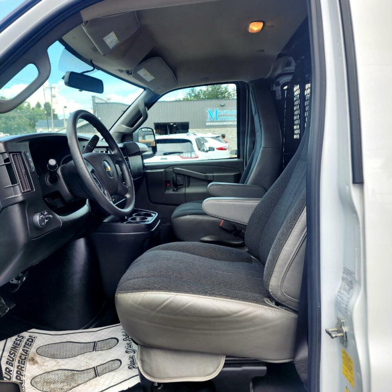 2023 Chevrolet Express Image 14