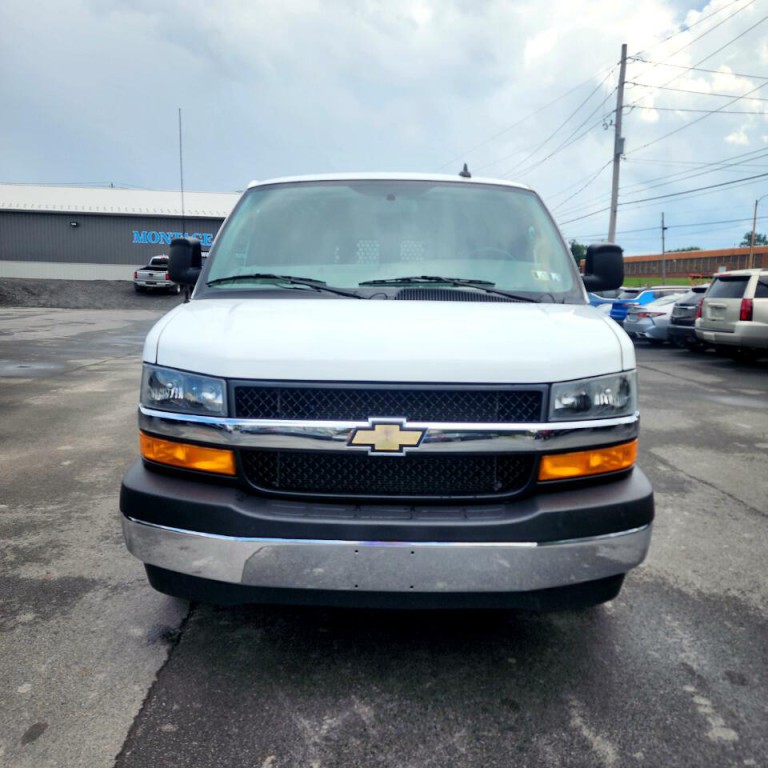 2023 Chevrolet Express Image 15