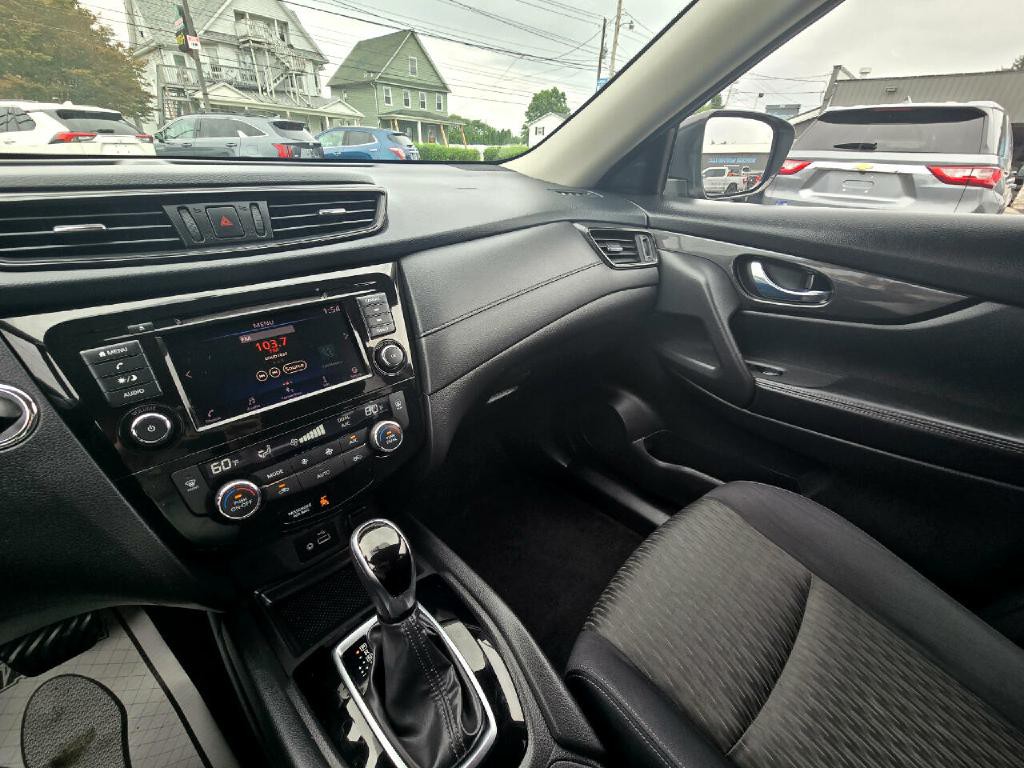 2018 Nissan Rogue Image 10