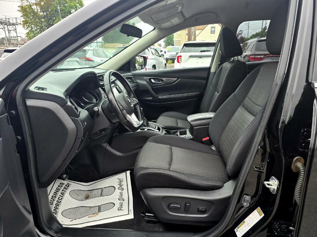 2018 Nissan Rogue Image 11
