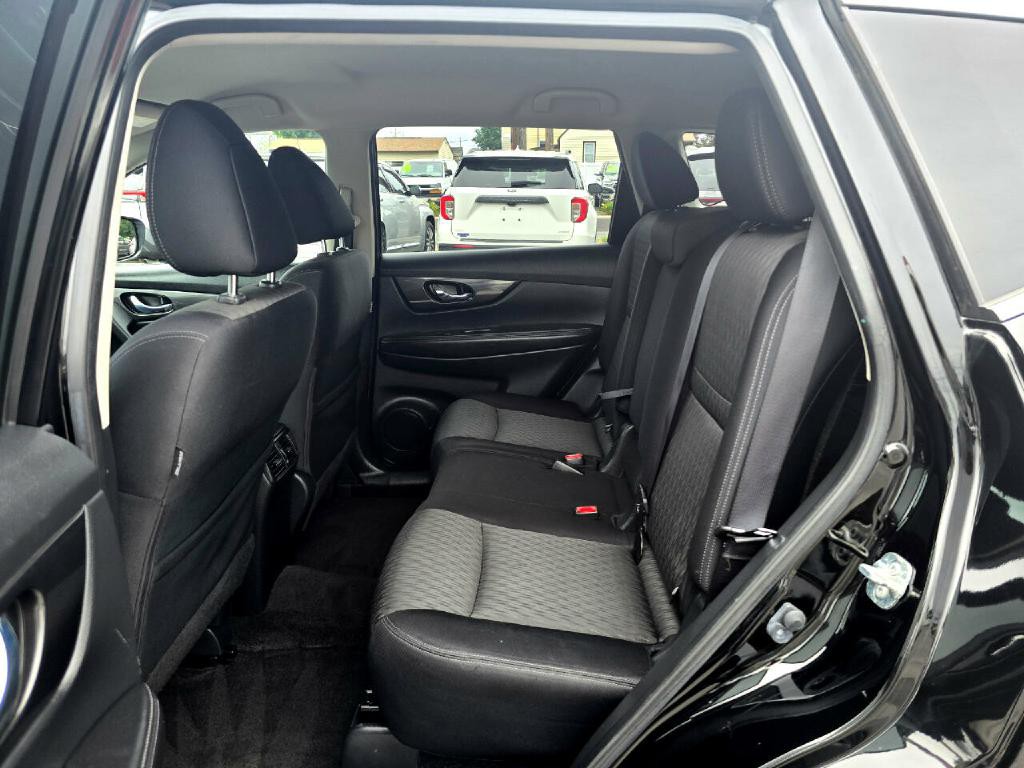2018 Nissan Rogue Image 12