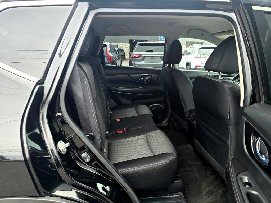2018 Nissan Rogue Image 13