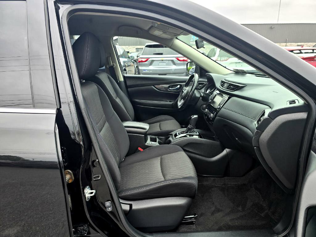 2018 Nissan Rogue Image 14