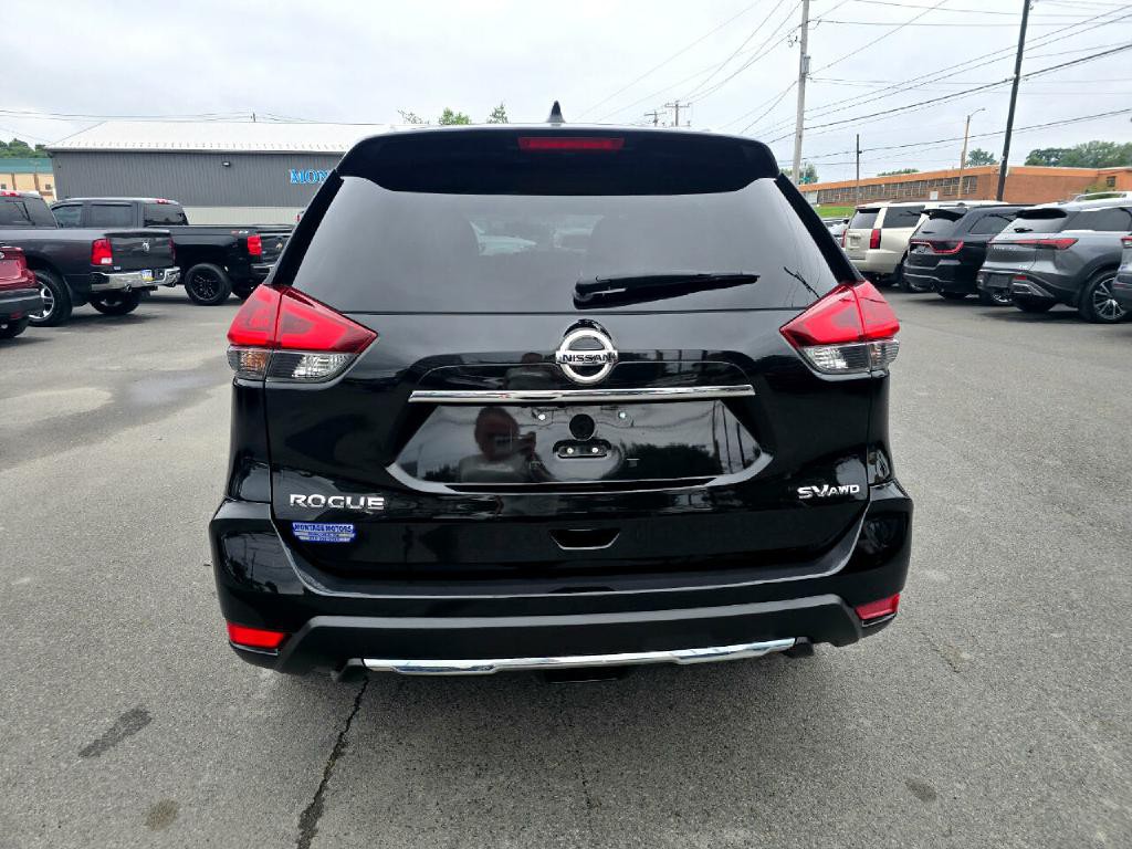 2018 Nissan Rogue Image 15